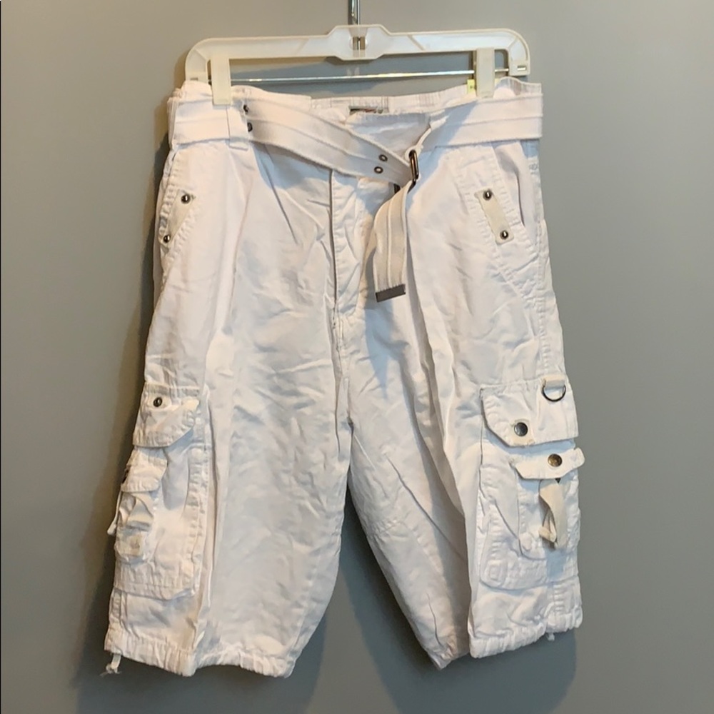 New pair of monarchy shorts size 32 color white